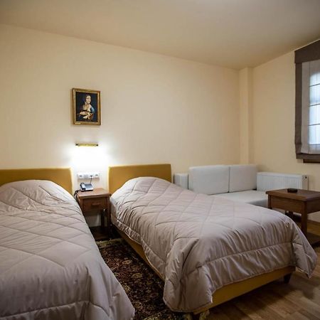 Rentinia Inn Rentína Екстериор снимка