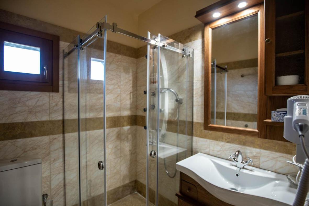 Rentinia Inn Rentína Екстериор снимка