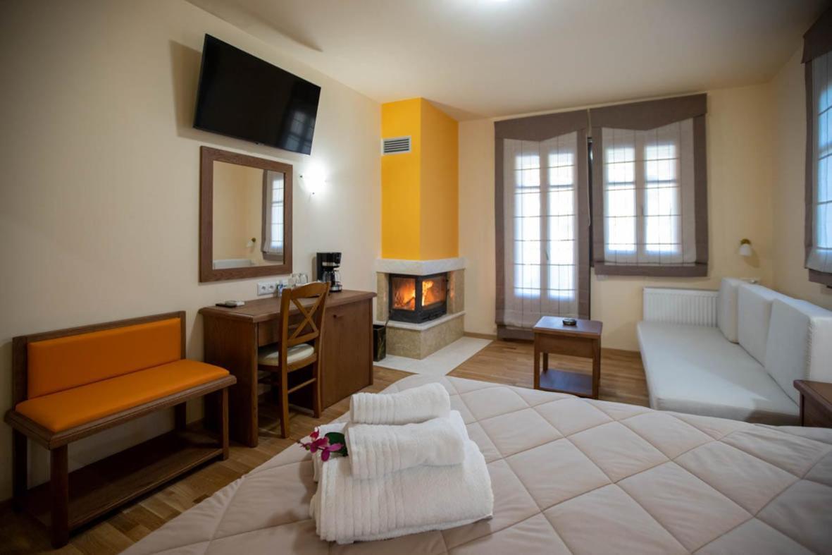 Rentinia Inn Rentína Екстериор снимка