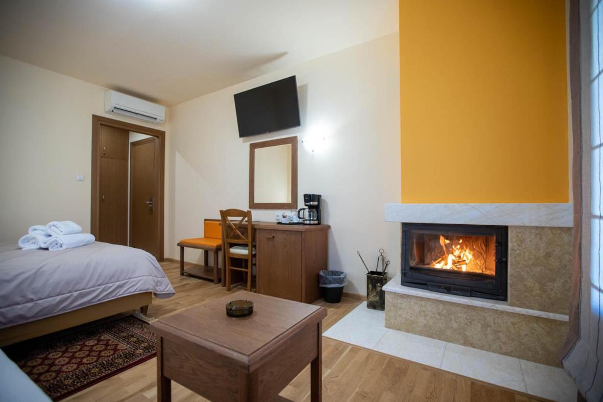 Rentinia Inn Rentína Екстериор снимка