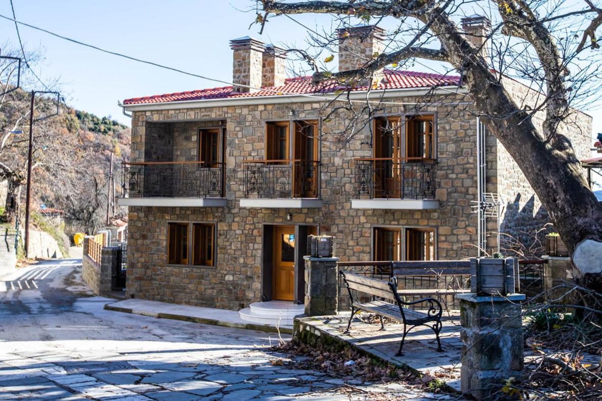 Rentinia Inn Rentína Екстериор снимка