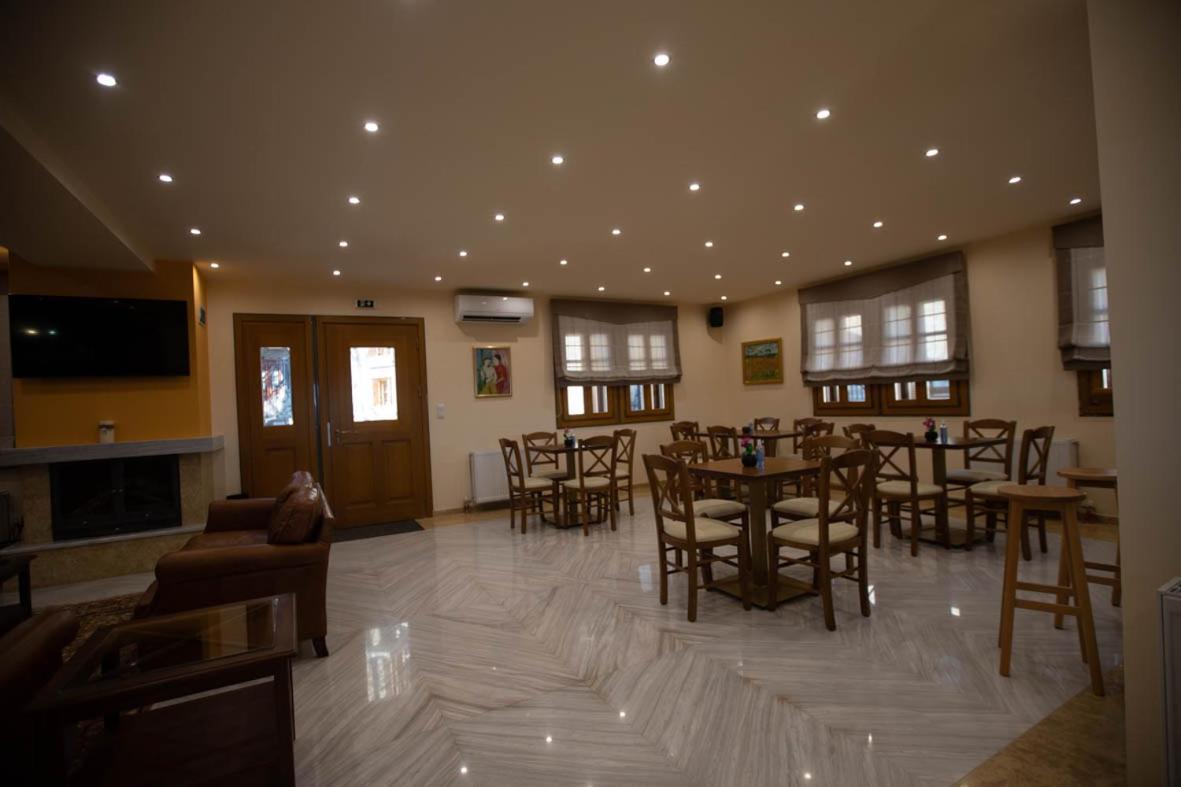 Rentinia Inn Rentína Екстериор снимка