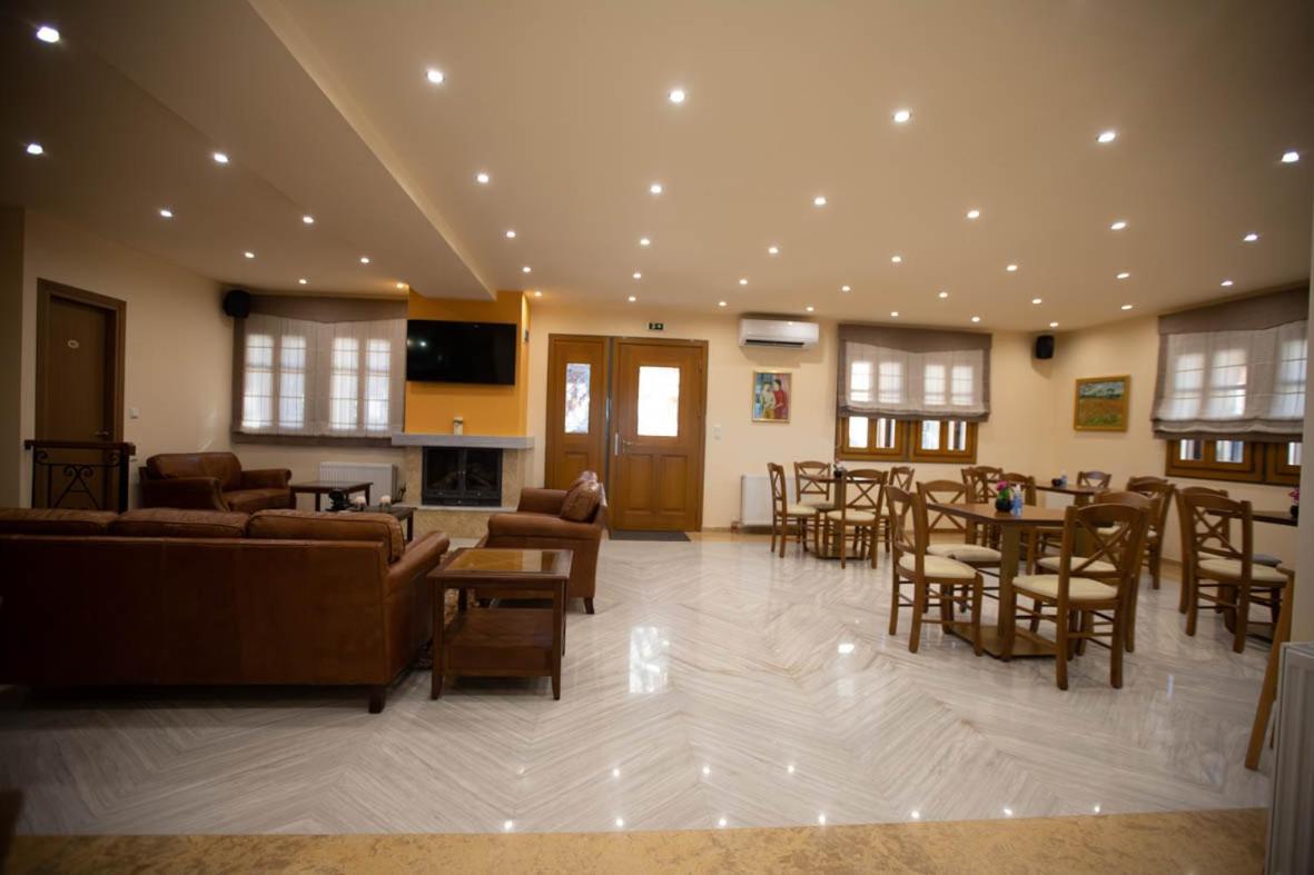 Rentinia Inn Rentína Екстериор снимка