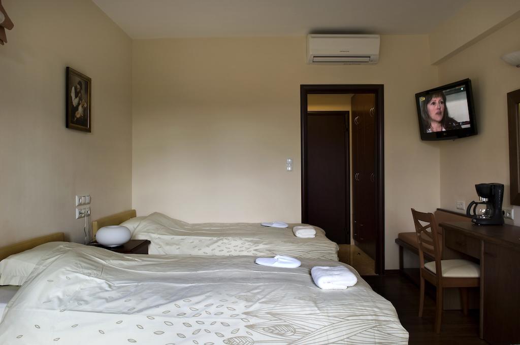 Rentinia Inn Rentína Екстериор снимка