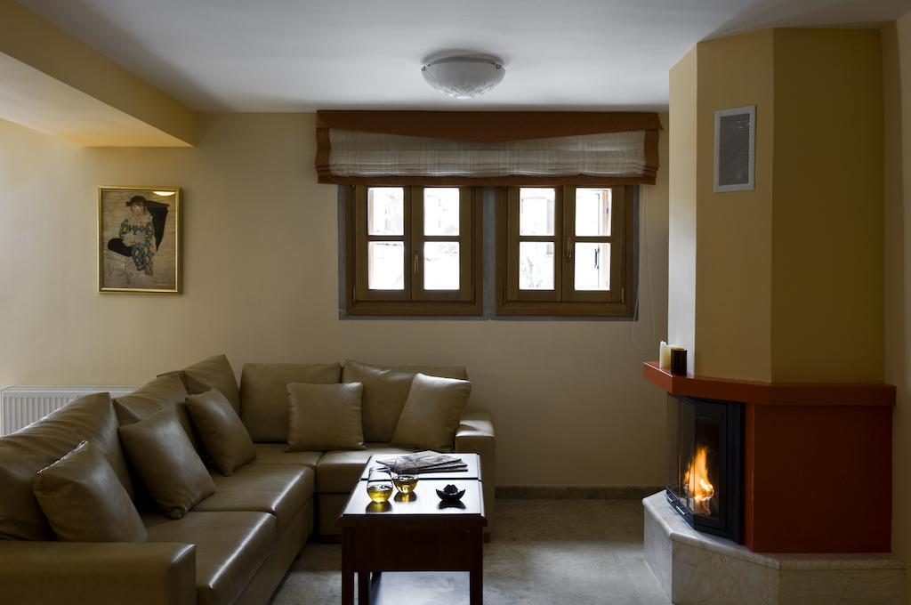 Rentinia Inn Rentína Екстериор снимка