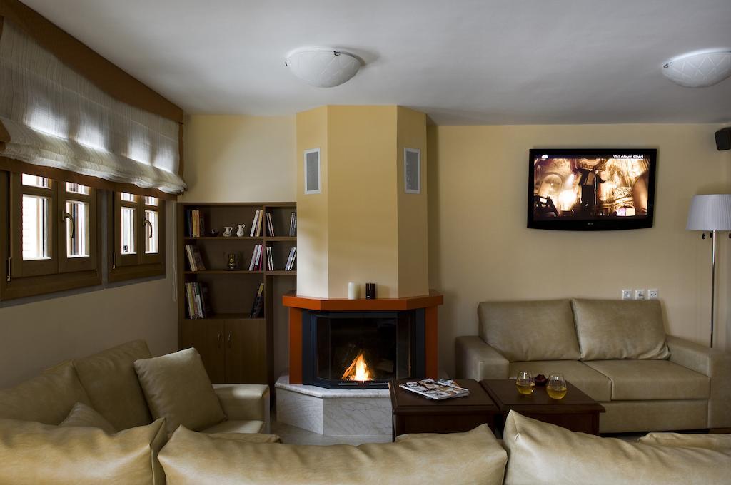 Rentinia Inn Rentína Екстериор снимка